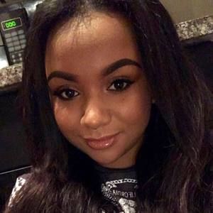 Meet your Posher, Shana